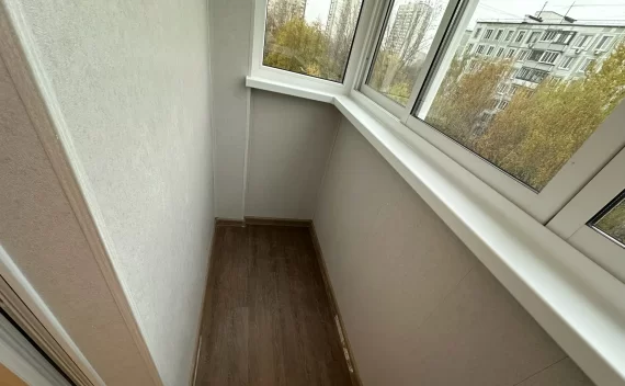 Остекление балкона Слайдорс